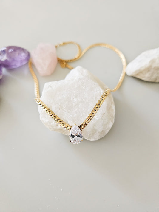 Dayana teardrop necklace