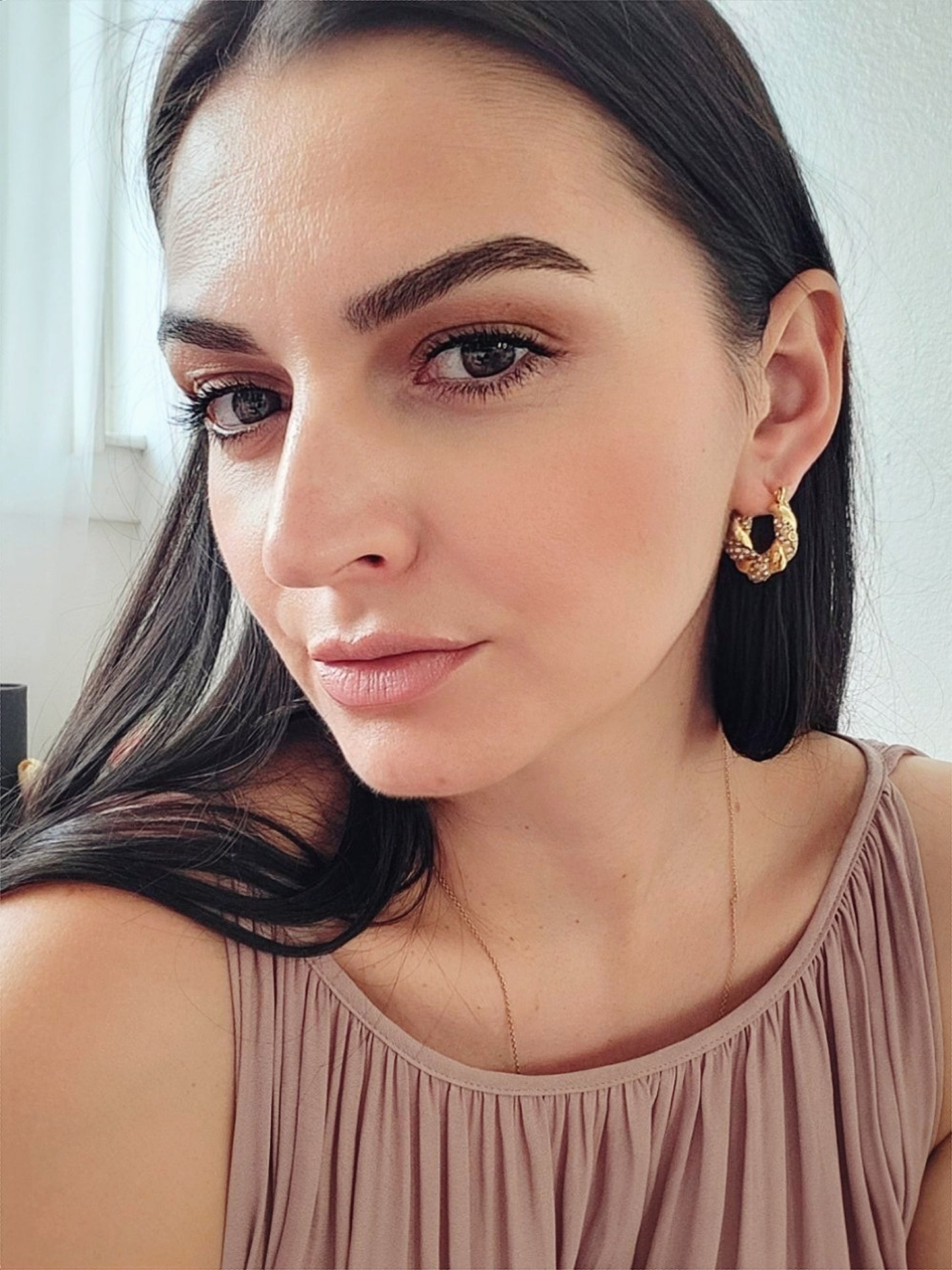 Sonya twisted hoop with zircons