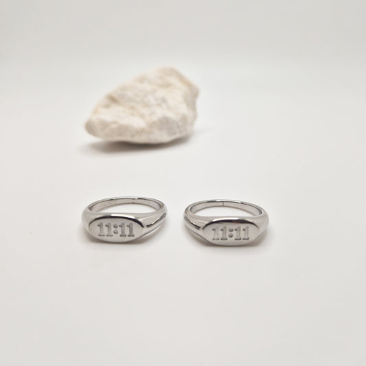 Angela 11:11 ring Silver