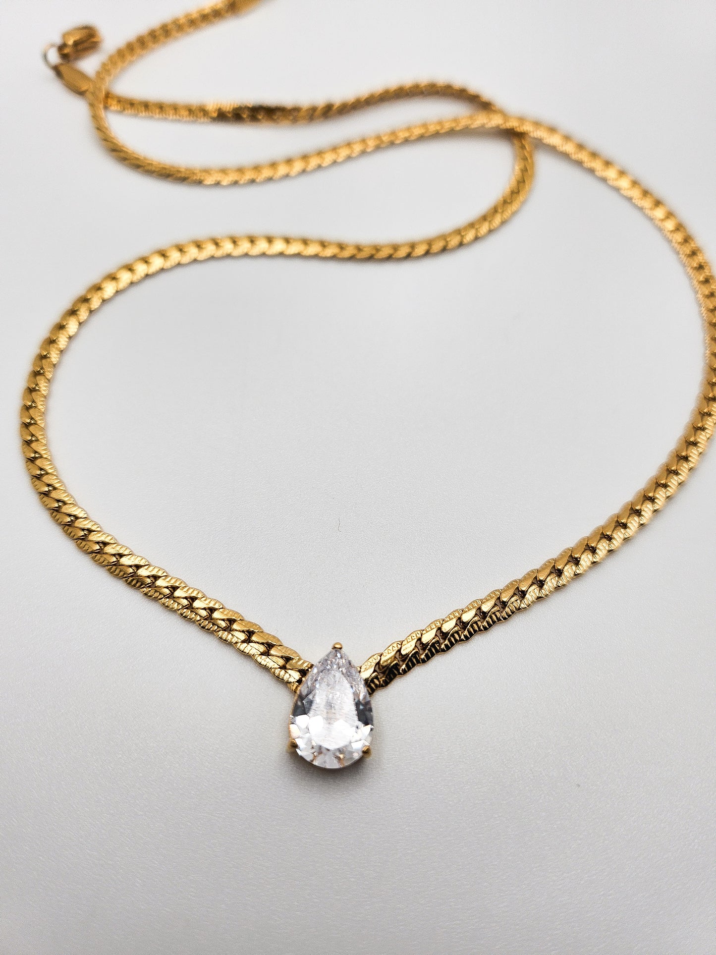 Dayana teardrop necklace