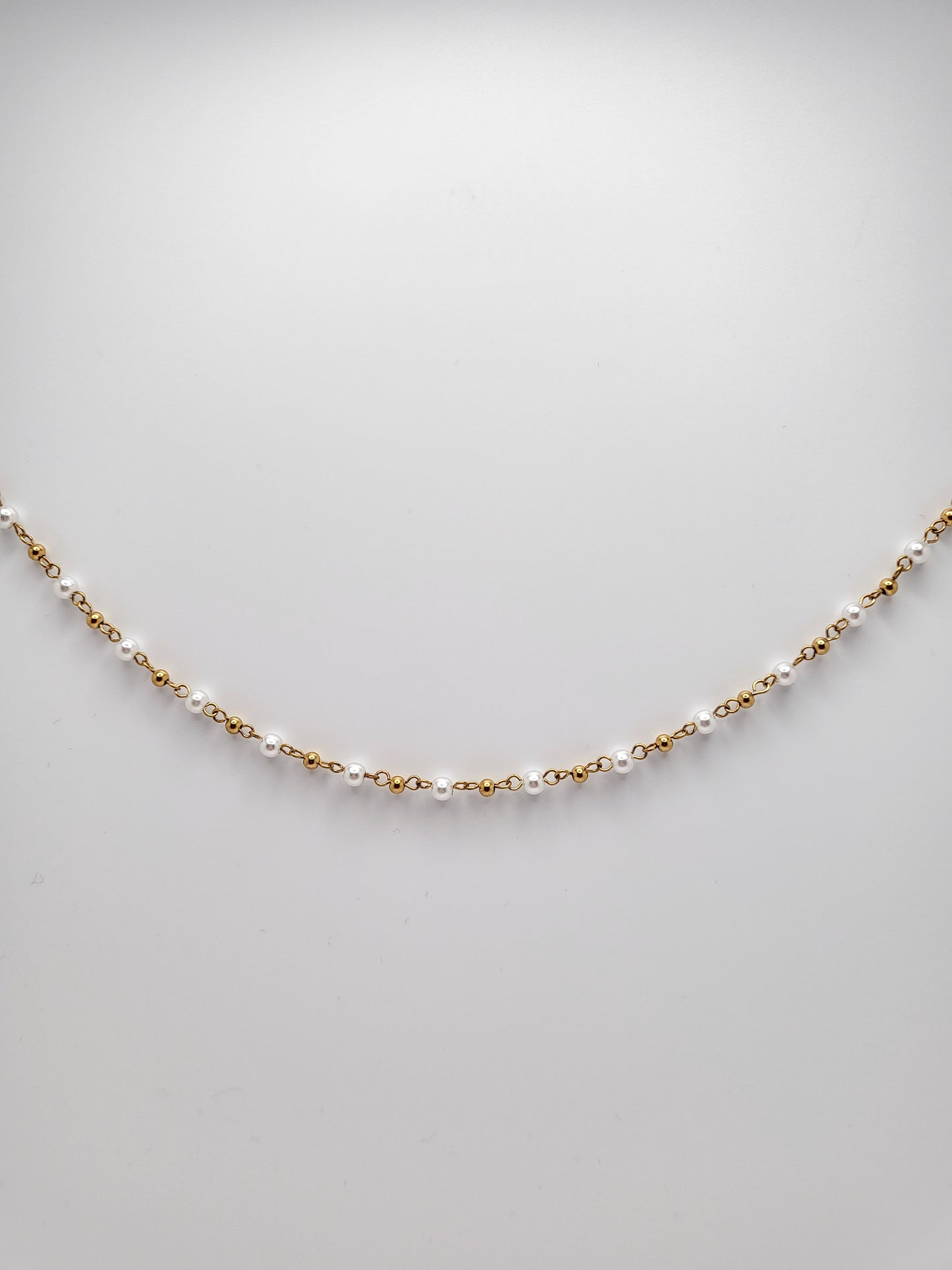 Pearl choker necklace