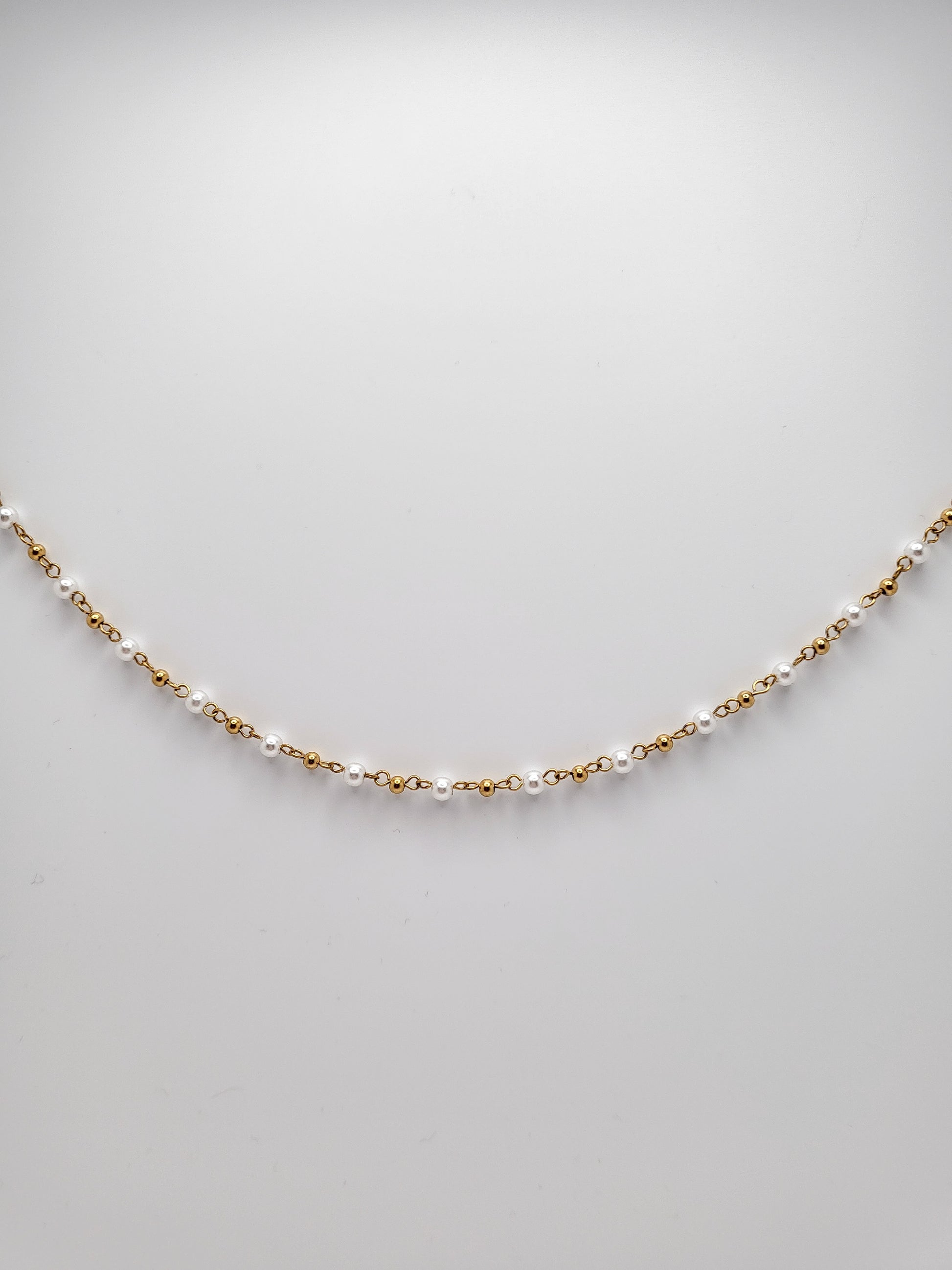 Pearl choker necklace
