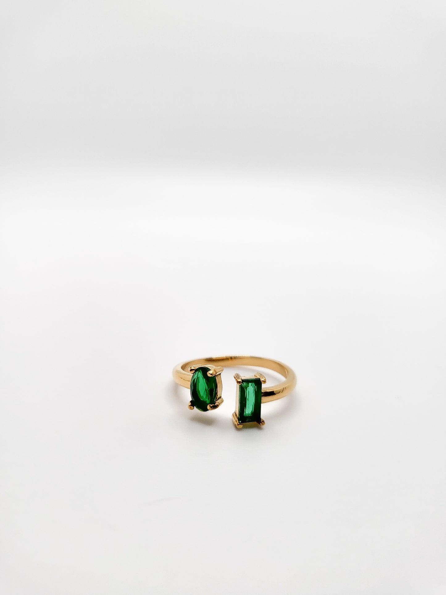18k gold plated stainless steel small zircons ring. Tarnish free and water proof. Available in colors pink, white or green.