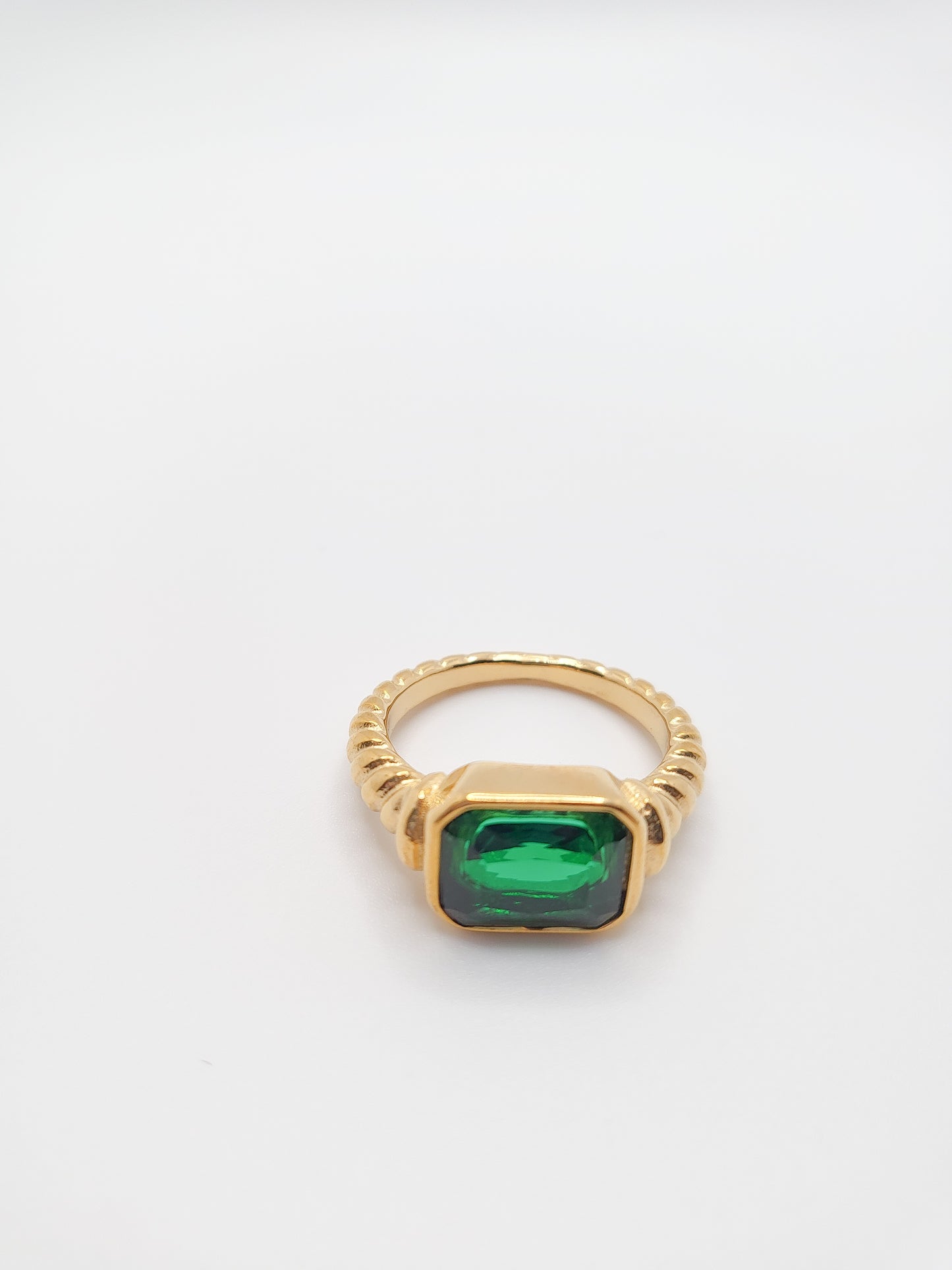 Mila gemstone ring