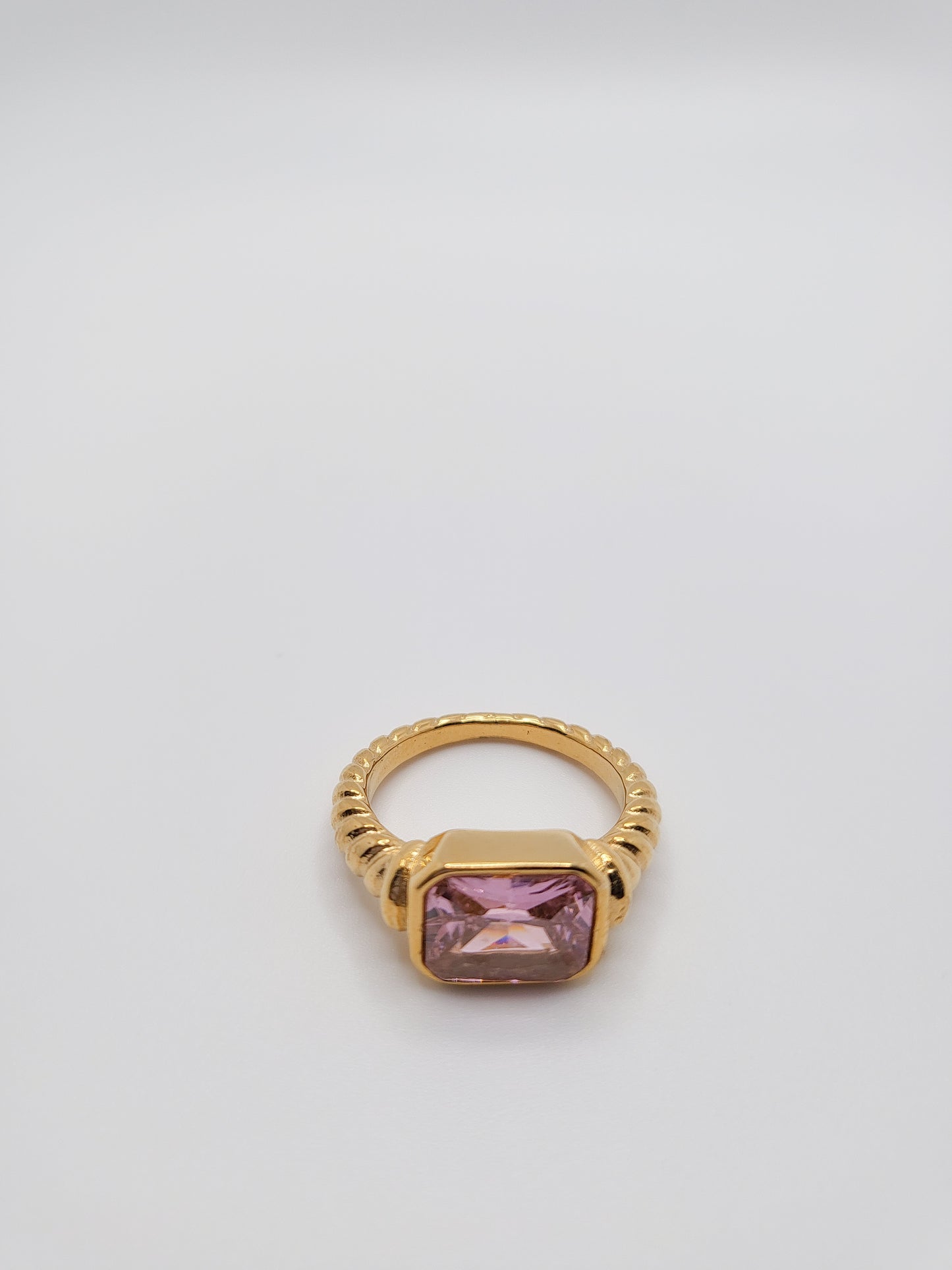 Mila gemstone ring