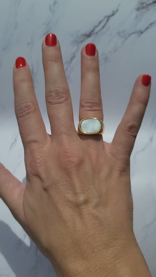 video of gold plated ring with big sunbeam pearl cubic